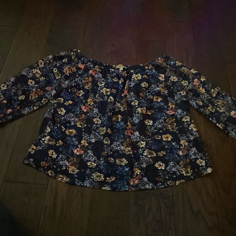 Woman’s blouse new no tags size L lacrosse top